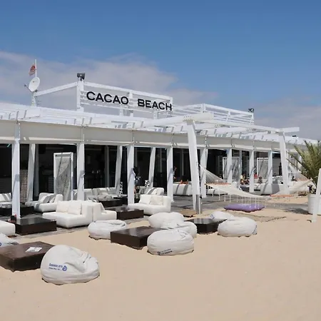 Boutique Rainbow 4 ホテル サニービーチ