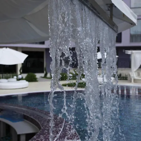 Boutique Rainbow 4 ホテル